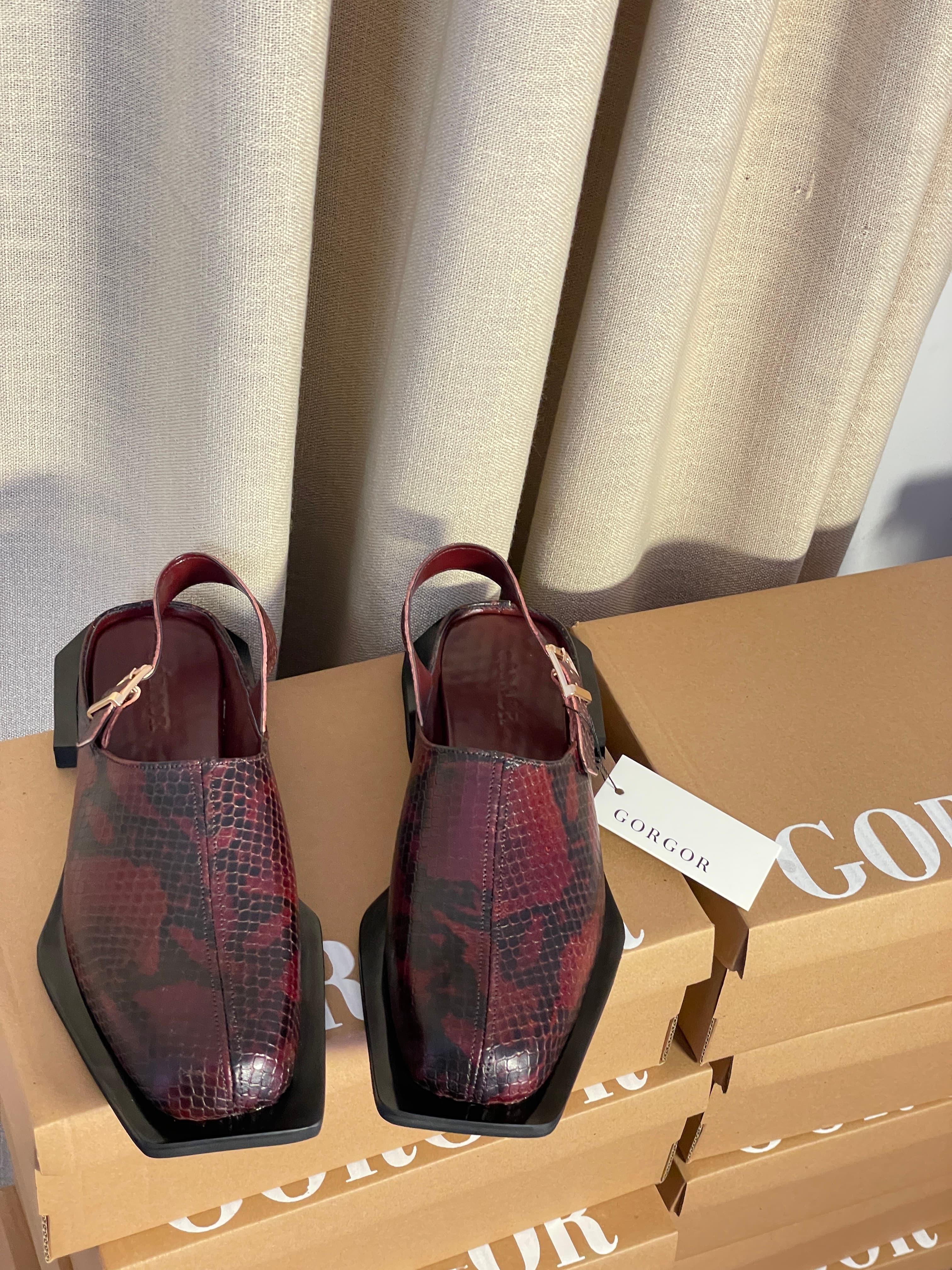 Snake skin sandals shoe