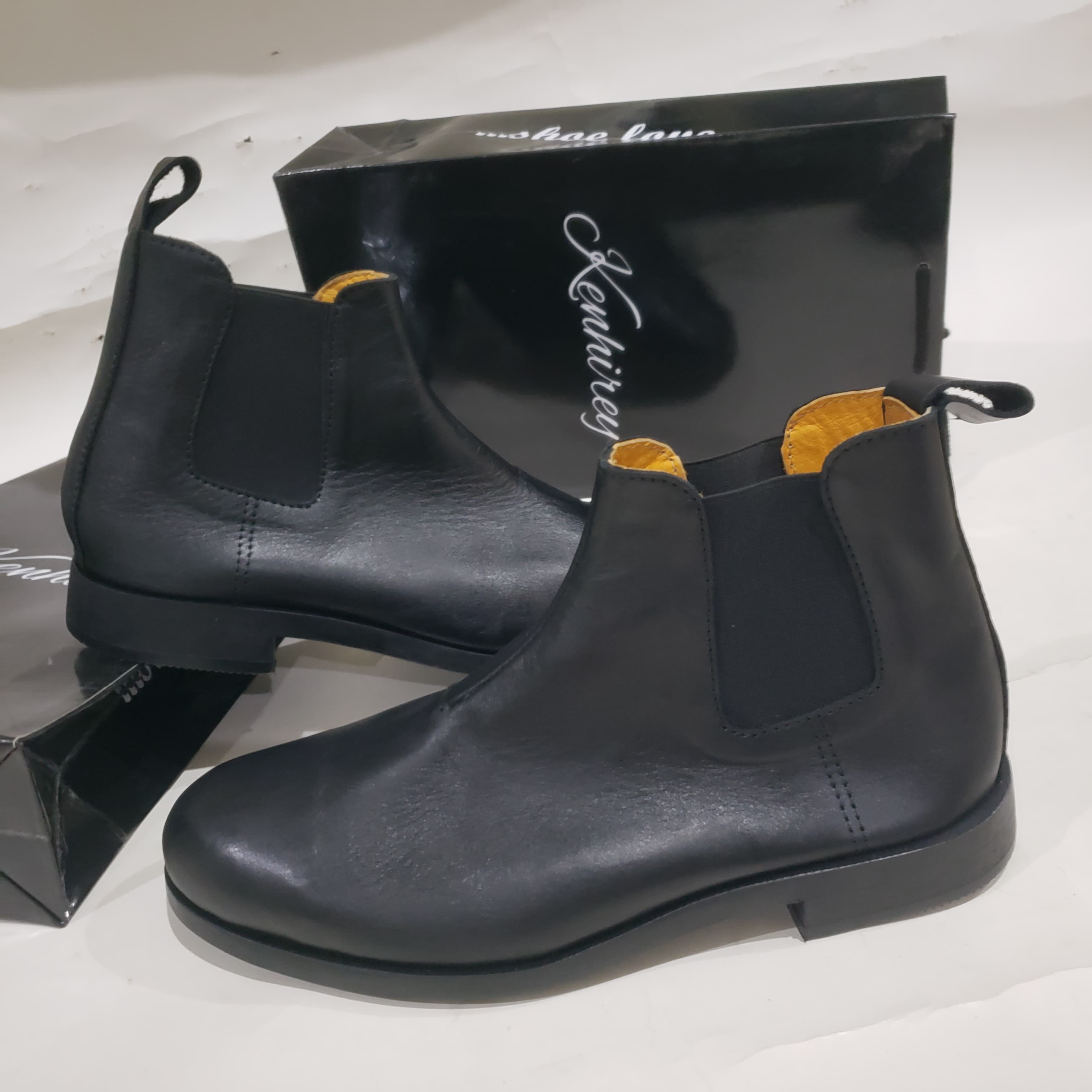 Leather Chelsea boot